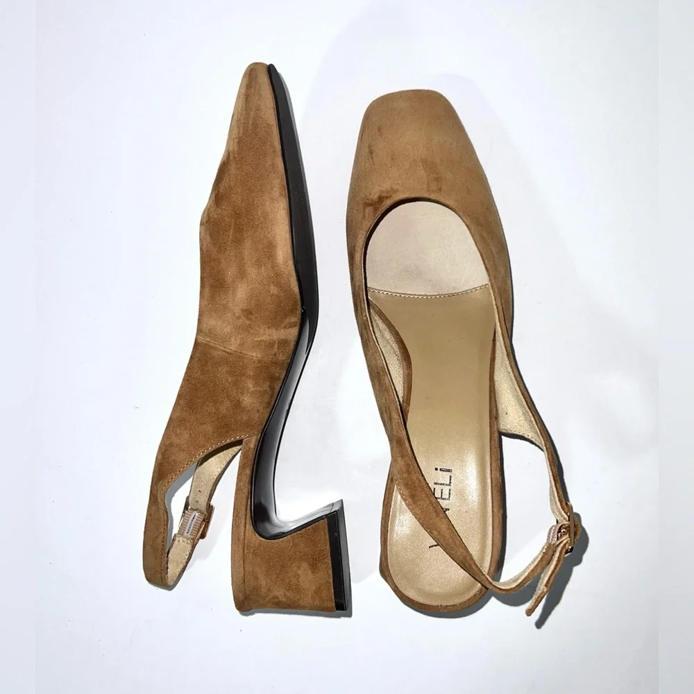 Vaneli Darsy Slingback Pumps in the Cuoio Suede colorway Sz 9.5